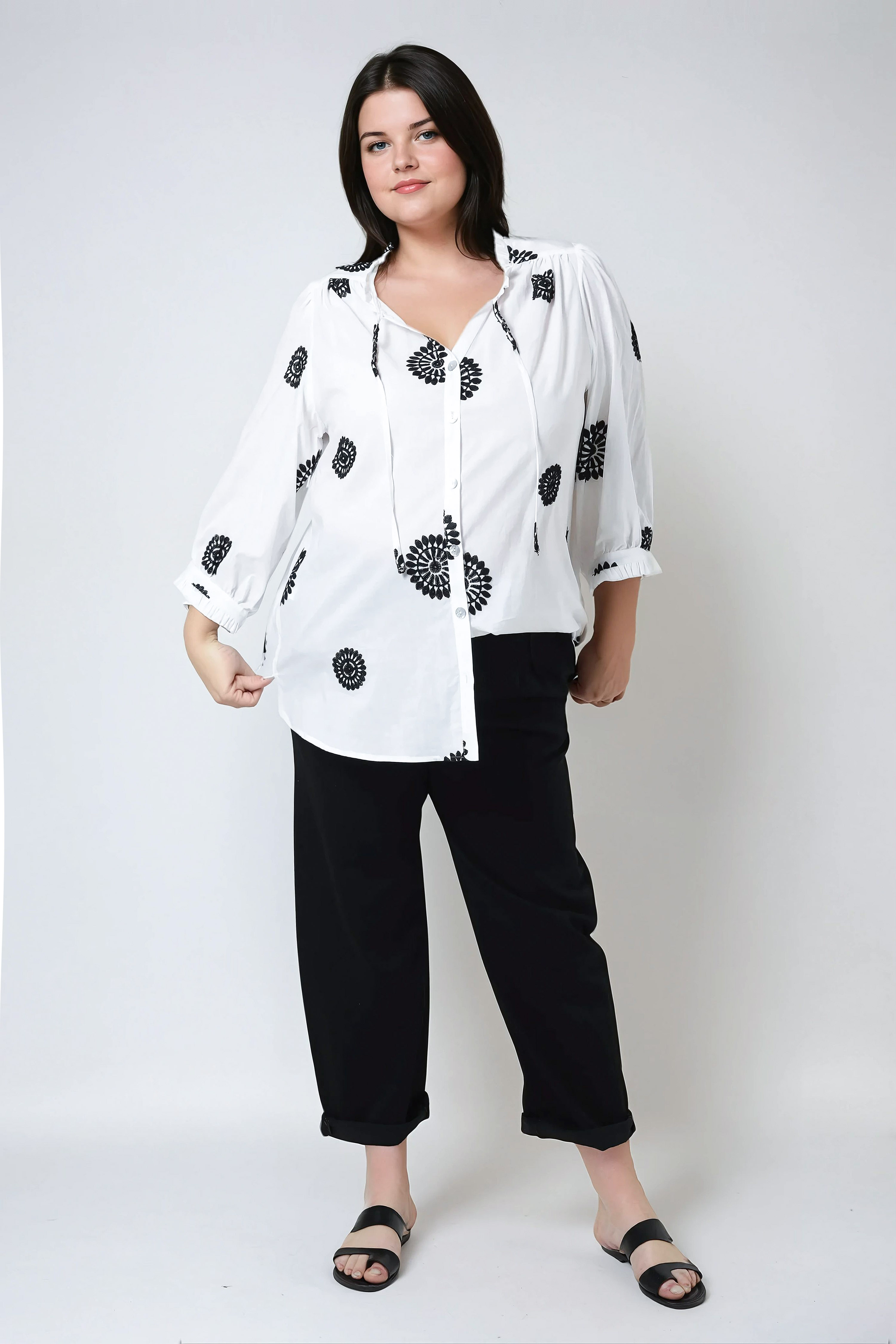 Chemise en coton brodé