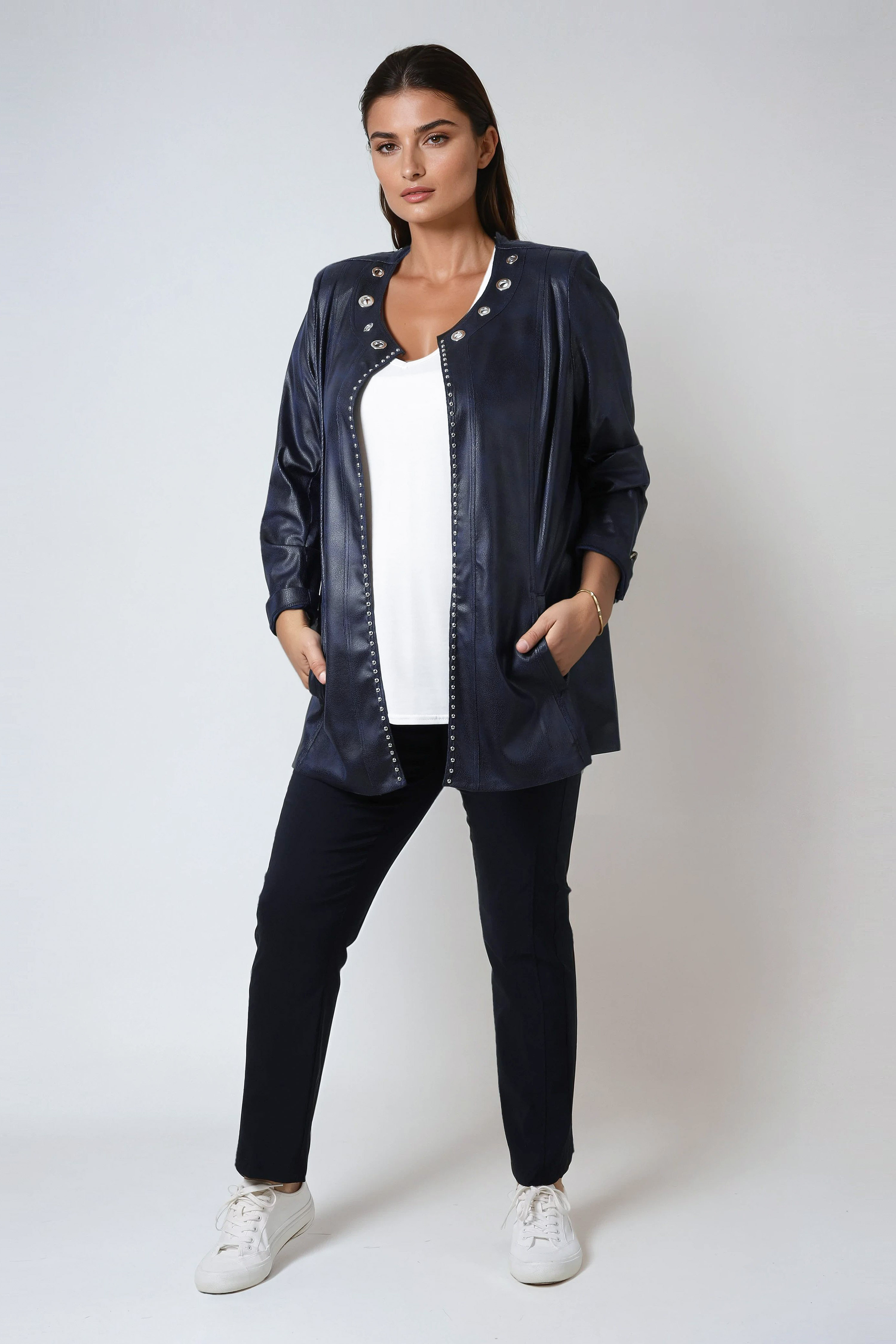 Veste en simili cuir noir cloutee-esprit rock chic  edition limitee